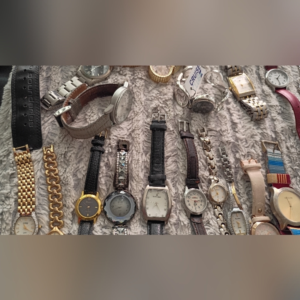 Assorted Women's Wristwatch - Pink, White, Tan, Brown, Gold, Silver - Picture 4 of 16